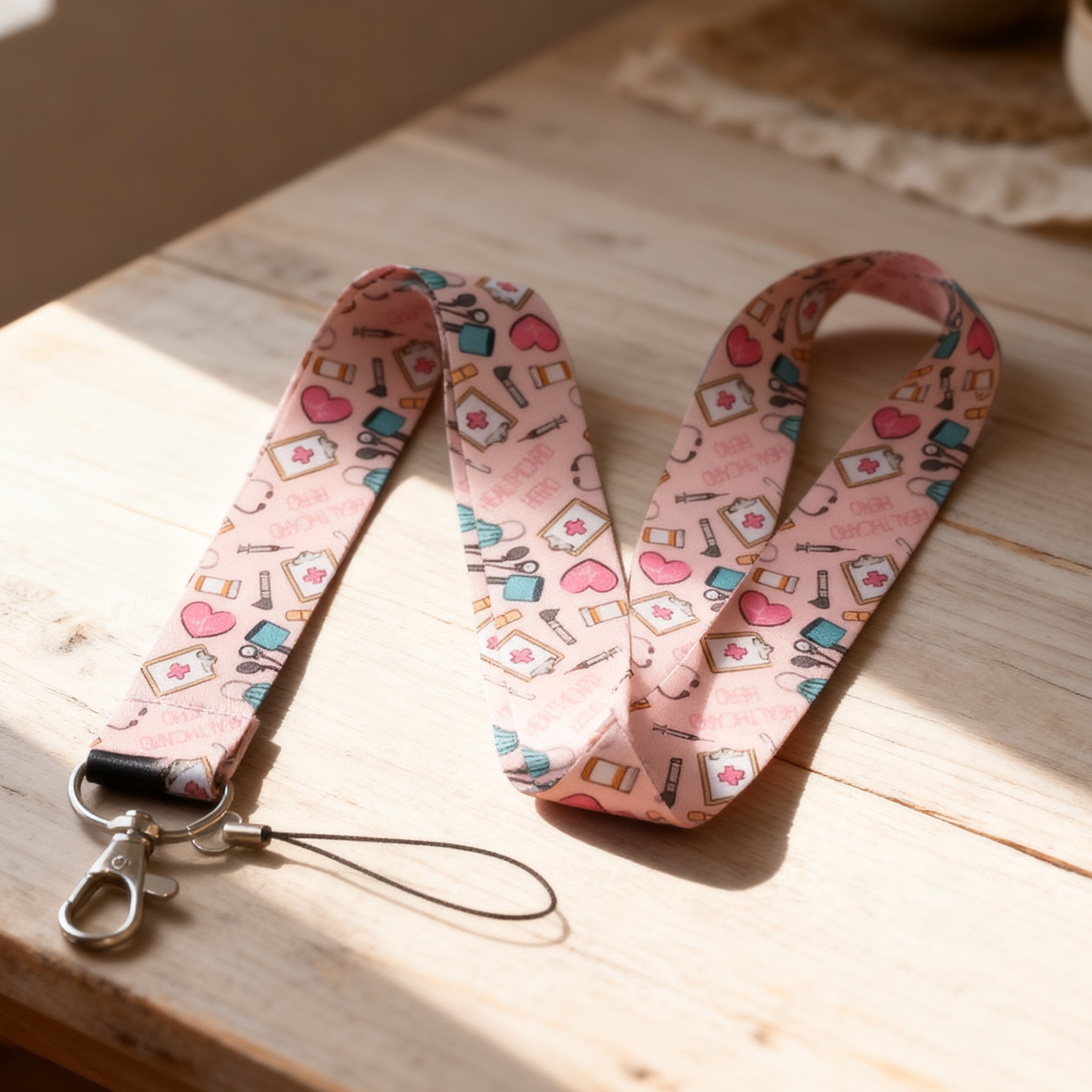 Lanyard estampado con tarjetero para sanitarios médicos y enfermeras
